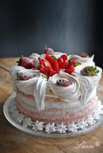 Бърза ягодова торта за начинаещи